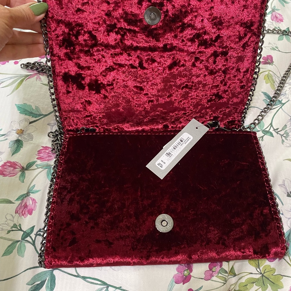 Chelsea 28 velvet crossbody